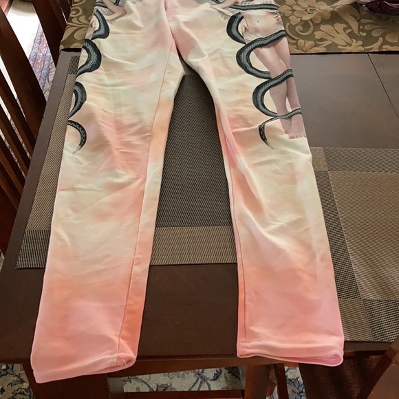 Very flattering, no camel toe. - Picture 1 of 1